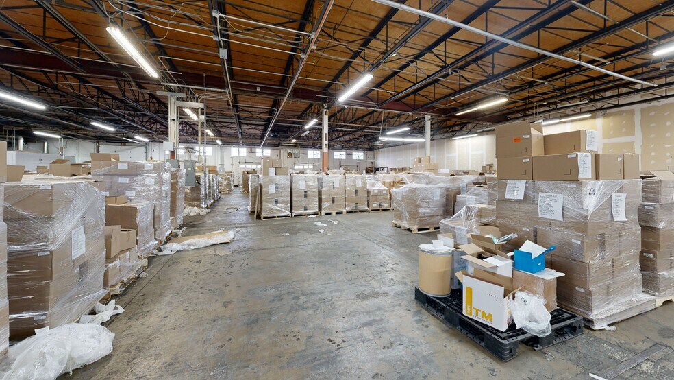 More Photos Of 1 Johnson Dr, Raritan Unknown For Lease