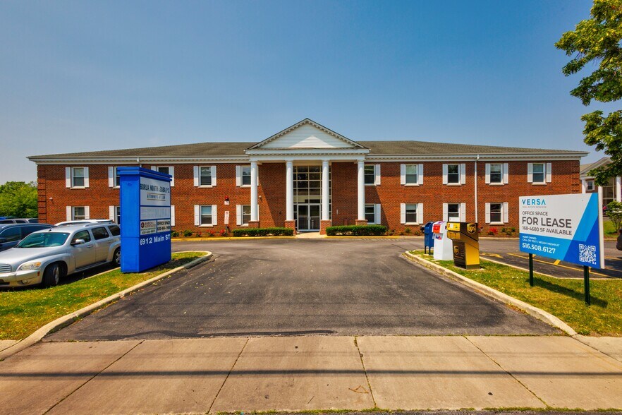 More Photos Of 6912 Main St, Downers Grove Unknown For Lease