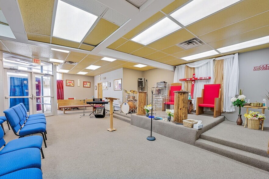 More Photos Of 3500 N Sherman Blvd, Milwaukee Loft Creative Space For Sale