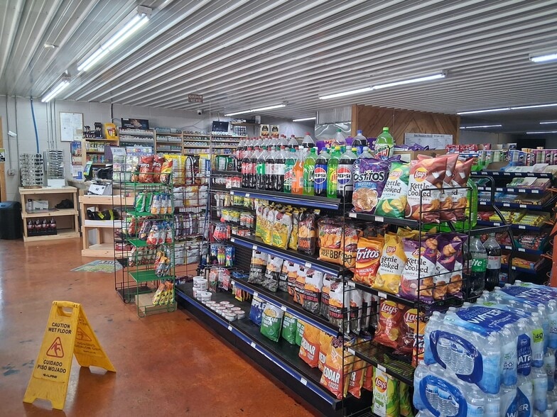 More Photos Of 2013 Tennessee St, Westpoint General Retail For Sale