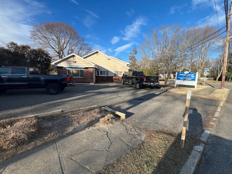 Primary Photo Of 531 Montauk Hwy, Sayville Office For Lease