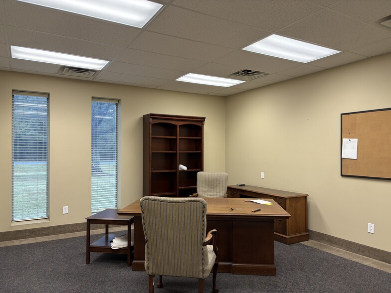 More Photos Of 220 Olympic St, Charlotte Warehouse For Lease