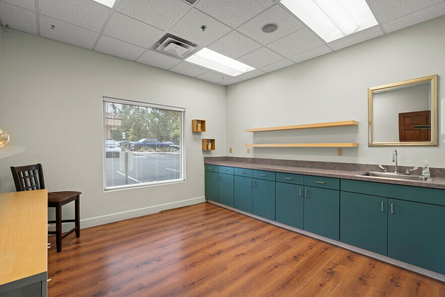 More Photos Of 530 Hammill Ln, Reno Office For Lease