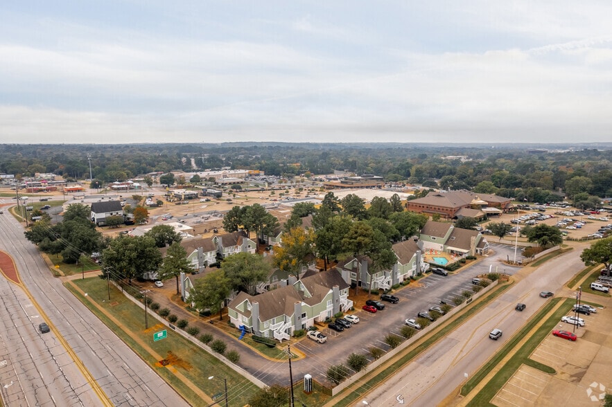 More Photos Of 3304 Golden Rd, Tyler Apartments For Sale