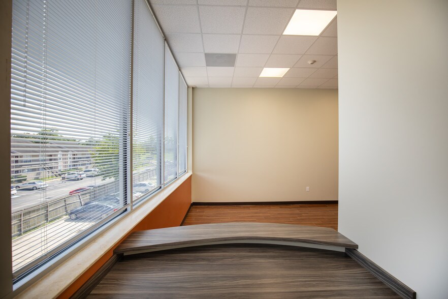 More Photos Of 16422 Stuebner Airline Rd, Spring Medical For Lease