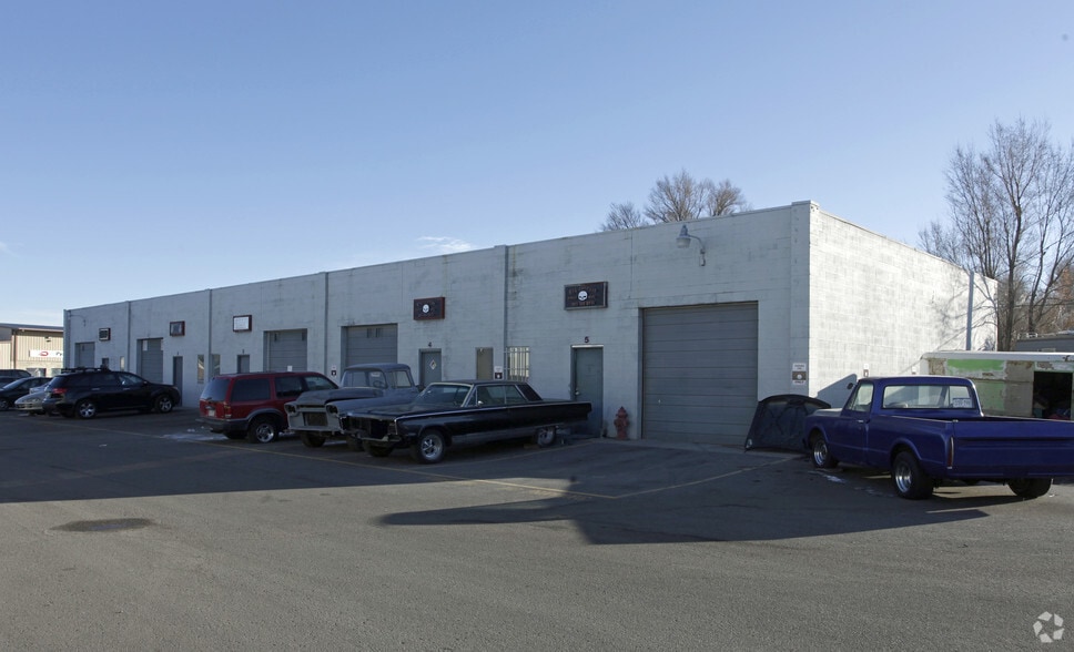 More Photos Of 1855 W Union Ave, Englewood Unknown For Lease