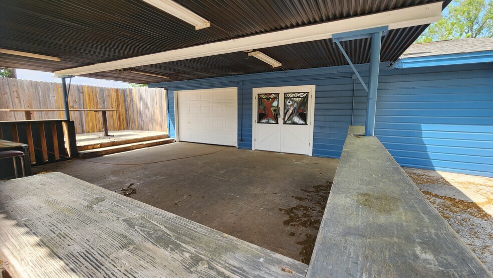 Primary Photo Of 6225 Greens Rd, Humble Bar For Lease