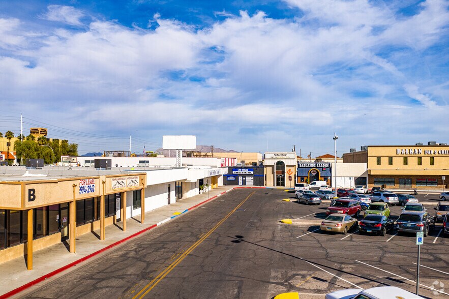 More Photos Of 953 E Sahara Ave, Las Vegas Storefront For Lease