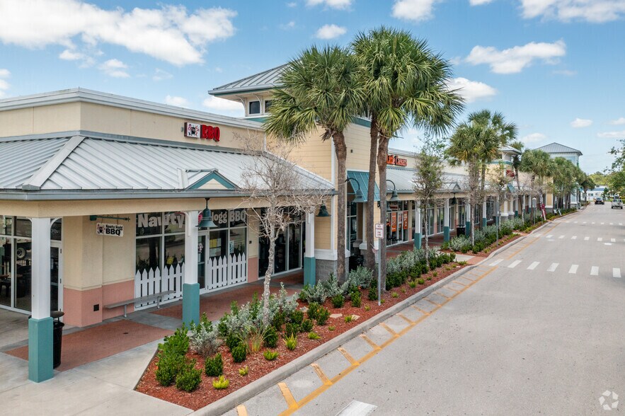 More Photos Of 12955-12975 Collier Blvd, Naples Unknown For Lease