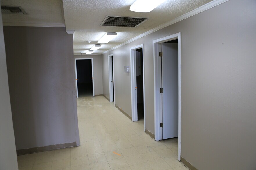 More Photos Of 706 Knickerbocker Rd, San Angelo Manufacturing For Lease