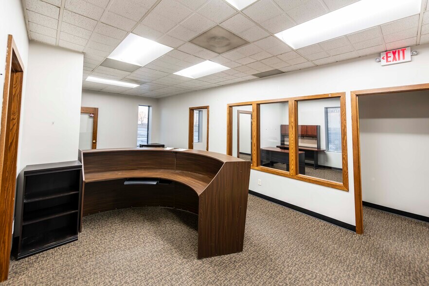 More Photos Of 1119 N 42nd St, Grand Forks Office For Lease