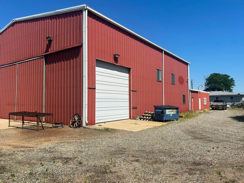 More Photos Of 5281 Lincoln St, Denver Manufacturing For Lease