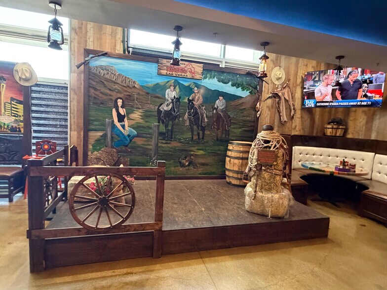 More Photos Of 325 Hughes Center Dr, Las Vegas Restaurant For Lease