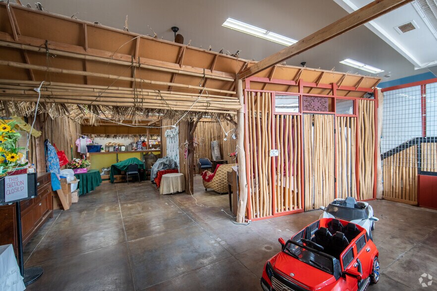 More Photos Of 138 Kamehameha Ave, Hilo Storefront For Sale