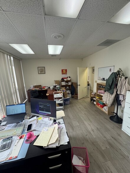 More Photos Of 950 W Central Ave, Brea Warehouse For Sale