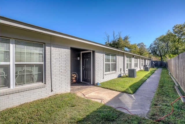 More Photos Of 214 Locust St, Sulphur Springs Apartments For Sale