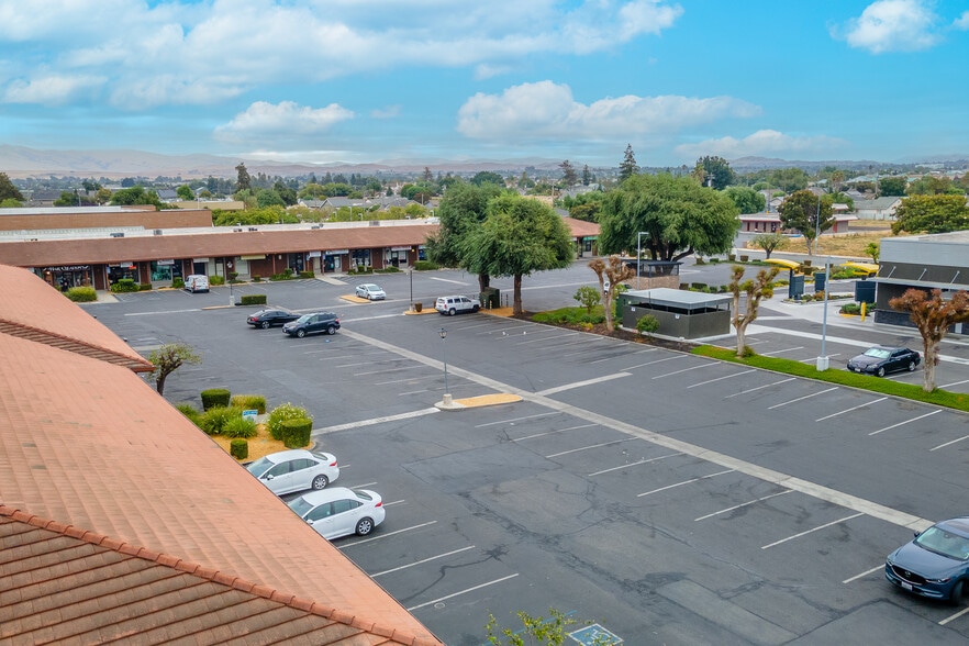 More Photos Of 191 San Felipe Rd, Hollister Unknown For Lease