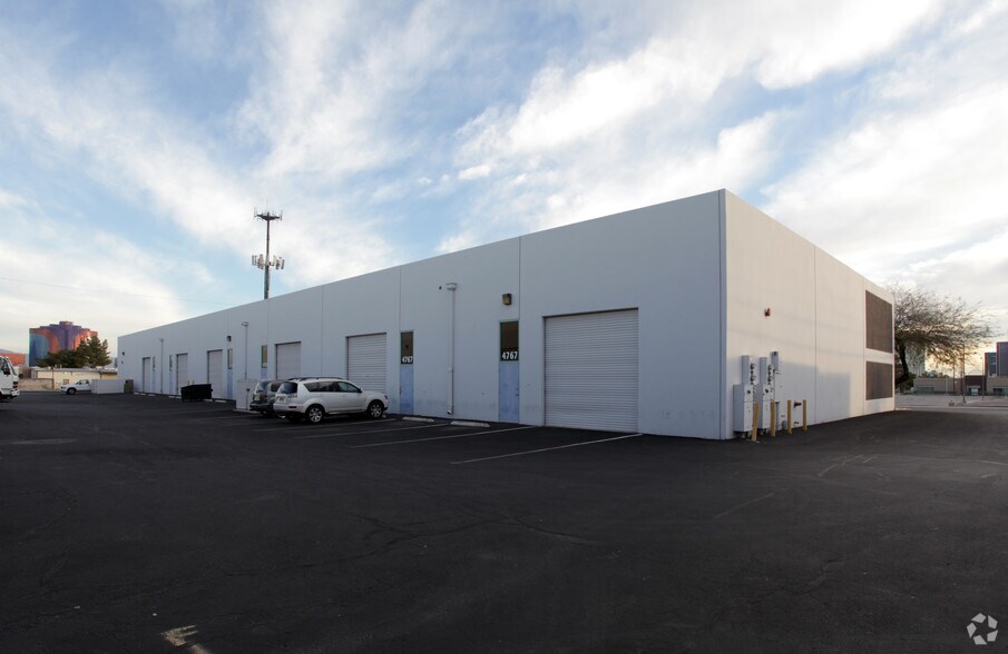 More Photos Of 4755-4767 Procyon St, Las Vegas Warehouse For Lease