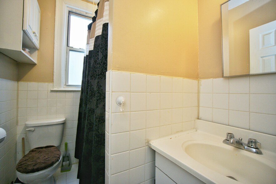 More Photos Of 2611 Avenue U, Brooklyn Storefront Retail Residential For Sale