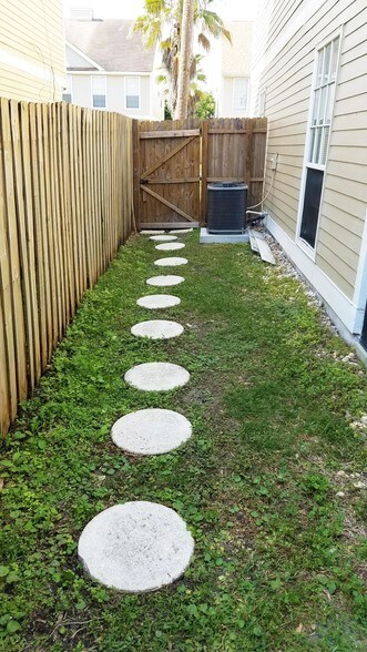 More Photos Of 128 Douglas Rd W, Oldsmar Apartments For Sale