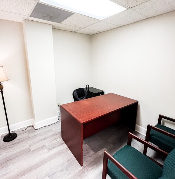 More Photos Of 1403 Medical Plaza Dr, Sanford Medical For Sale
