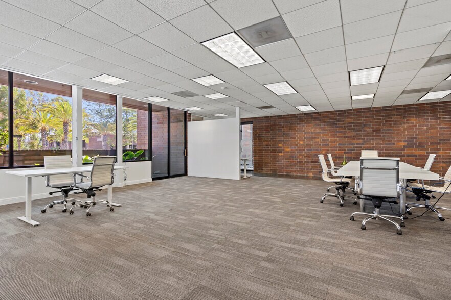 More Photos Of 7 Upper Newport Plaza Dr, Newport Beach Office For Sale