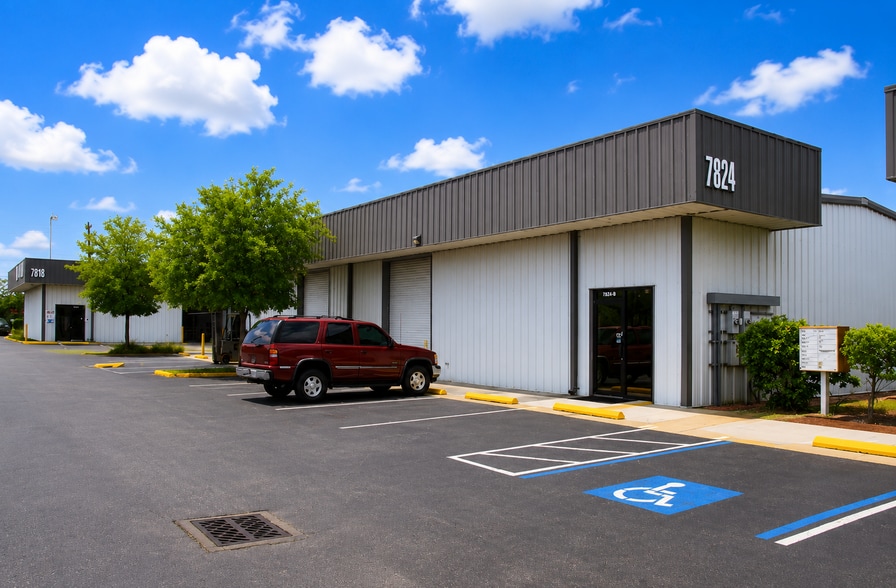More Photos Of 7818 Causeway Blvd, Tampa Unknown For Lease