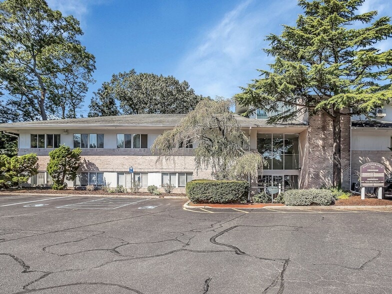 More Photos Of 353 Veterans Memorial Hwy, Commack Medical For Lease