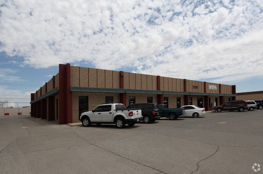 More Photos Of 7717 Lockheed Dr, El Paso Office For Lease