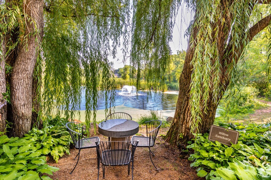 More Photos Of 5852-5870 Baker Rd, Minnetonka Unknown For Lease