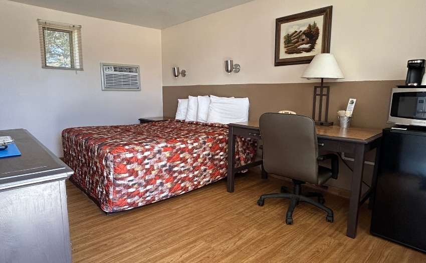 More Photos Of 610 E Hart St, Buffalo Hotel For Sale