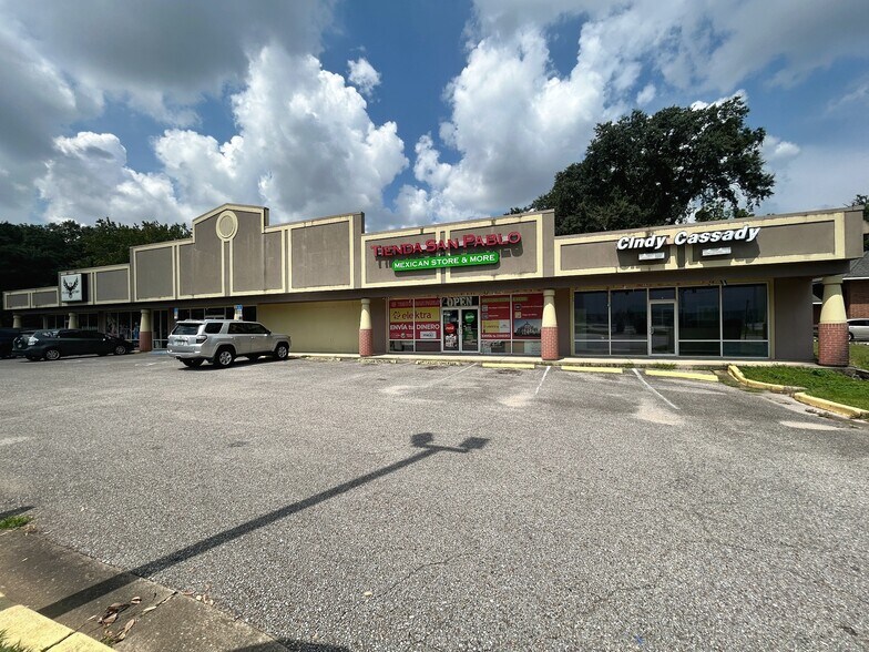 More Photos Of 6103 Tippin Ave, Pensacola General Retail For Lease