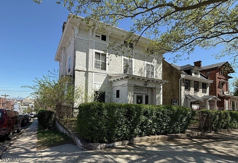 More Photos Of 692 Dr Martin Luther King Jr Blvd, Newark Office For Sale