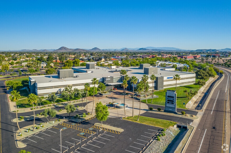 More Photos Of 16404 N Black Canyon Hwy, Phoenix Office For Lease