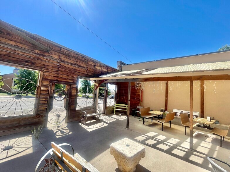 More Photos Of 156 S Main St, Monticello Restaurant For Sale