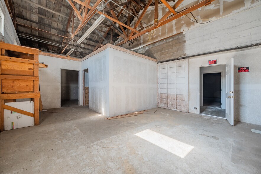 More Photos Of 13661 Calimesa Blvd, Yucaipa Freestanding For Lease