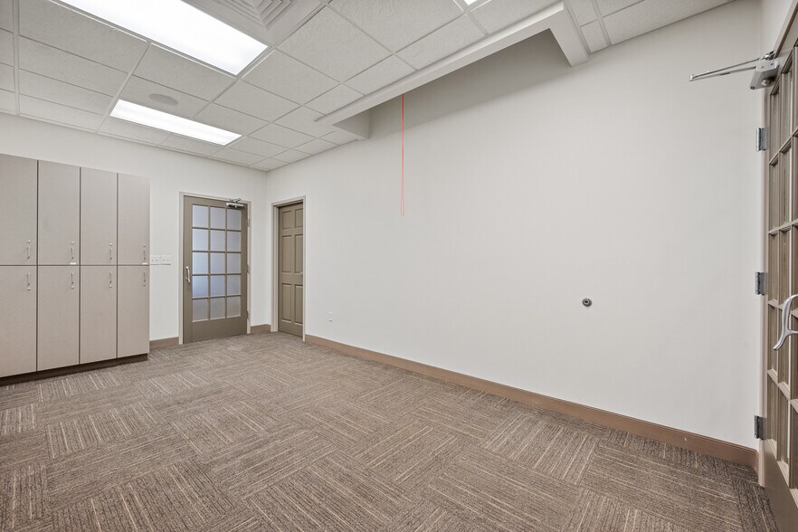 More Photos Of 6102 82nd St, Lubbock Medical For Lease