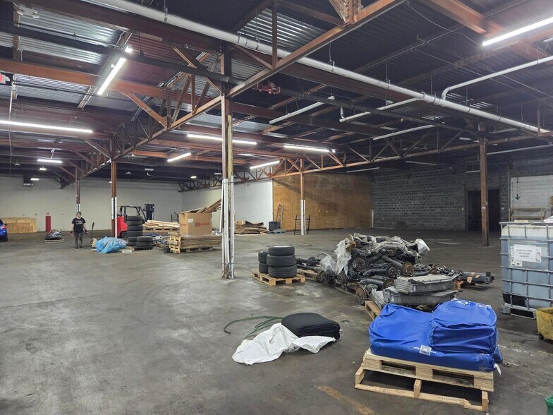 More Photos Of 263-275 Park Ave, East Hartford Warehouse For Lease