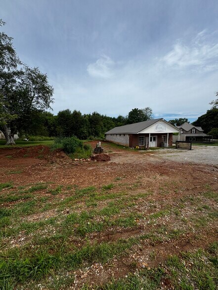 Primary Photo Of 7589 Winchester Rd, New Market Flex For Sale