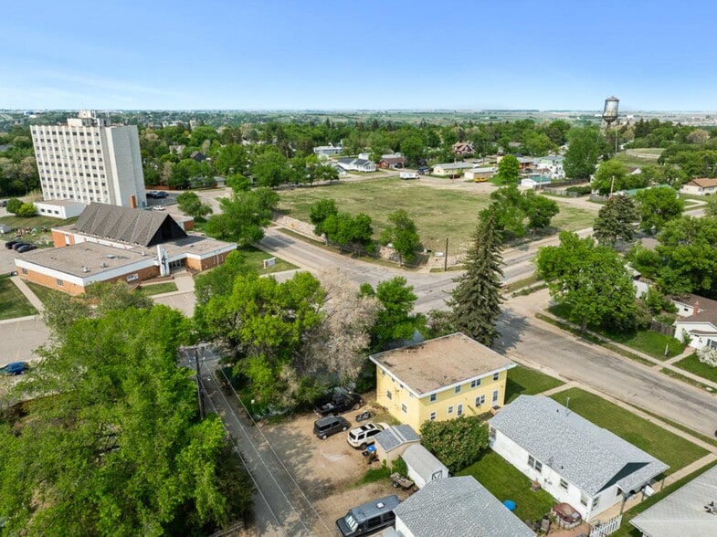 More Photos Of 1104 2nd St SE, Minot Apartments For Sale