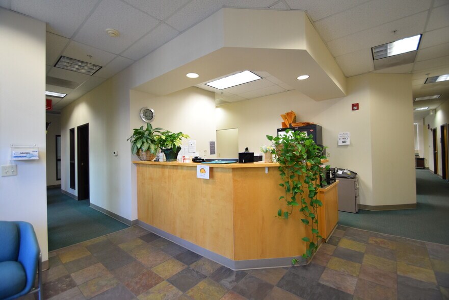 More Photos Of 920 SW Emkay Dr, Bend Office For Lease