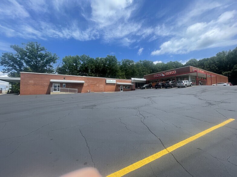 More Photos Of 809-811 Grandview Rd, Oil City Freestanding For Lease