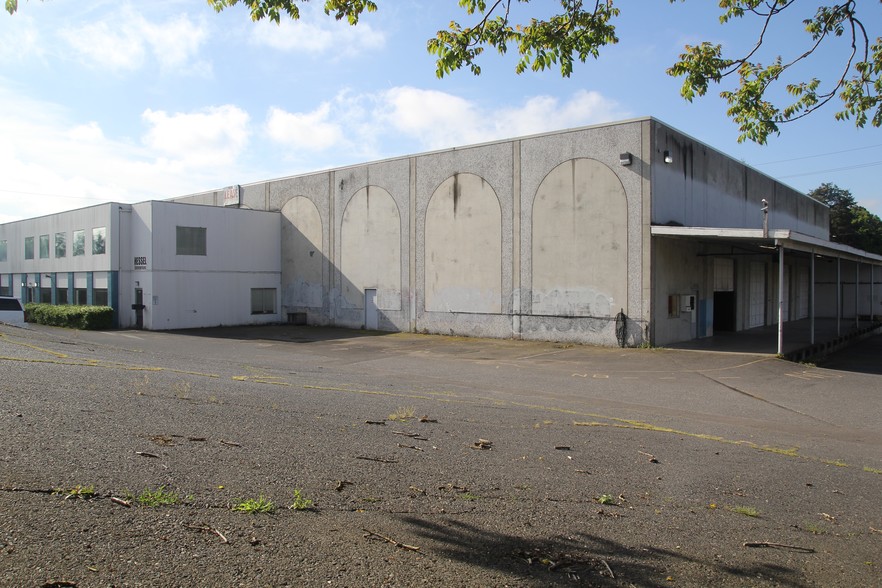 Primary Photo Of 3400 NE Columbia Blvd, Portland Warehouse For Lease