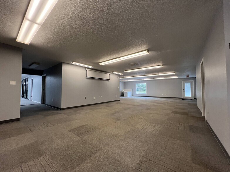 More Photos Of 1910 Indian Wood Cir, Maumee Medical For Lease