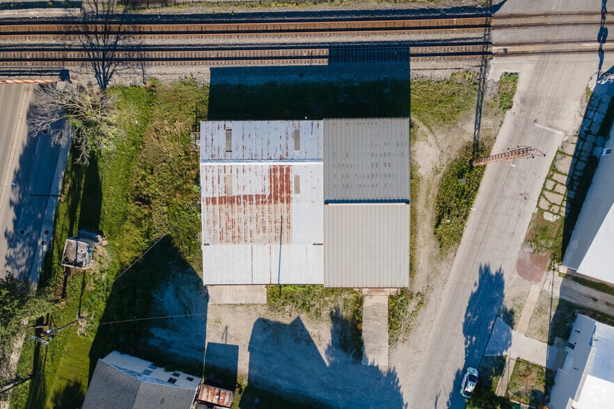 More Photos Of 431 E North St, Fostoria Warehouse For Lease