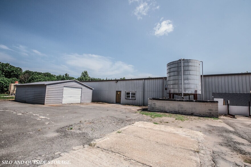 More Photos Of 12445 Grey Commercial Rd, Midland Warehouse For Sale