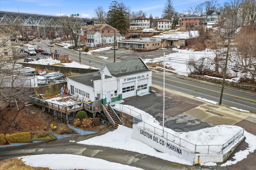More Photos Of 53 Thames St, Groton Marina For Sale