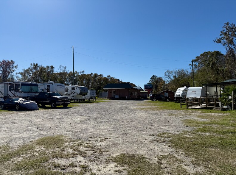 More Photos Of 70 US Highway 17, Richmond Hill Trailer Camper Park For Sale