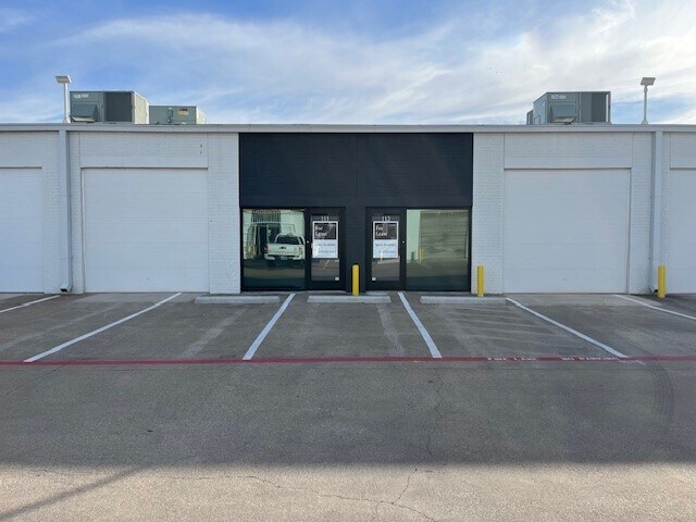 More Photos Of 11363 Denton Dr, Dallas Unknown For Lease