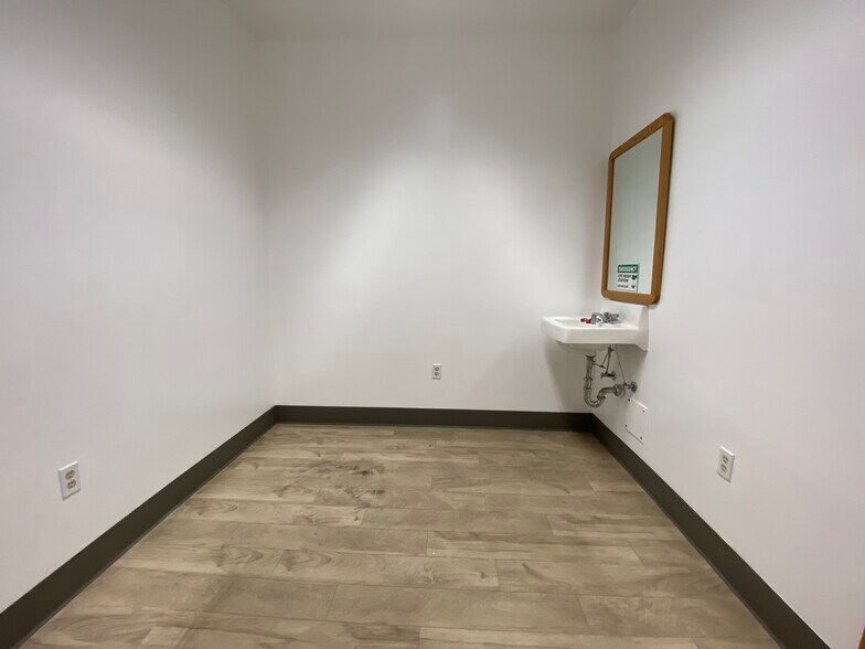 More Photos Of 1705 Lapalco Blvd, Harvey Healthcare For Lease